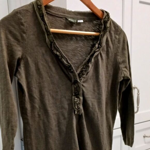 Eddie Bauer Ruffled V Neck Henley Cotton Green Sz XS - Picture 1 of 11